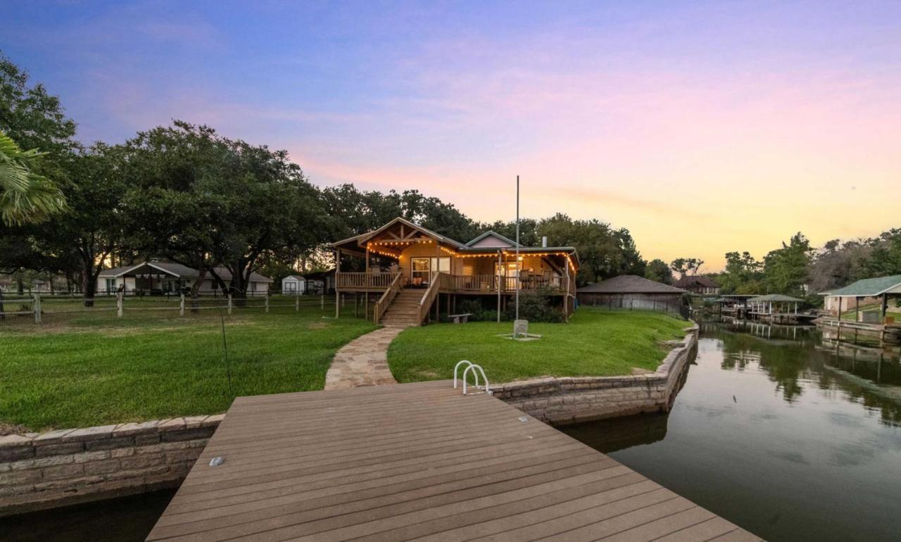 Lakefront Haven About 6 Mi To Historic Granbury Square Villa Exterior photo